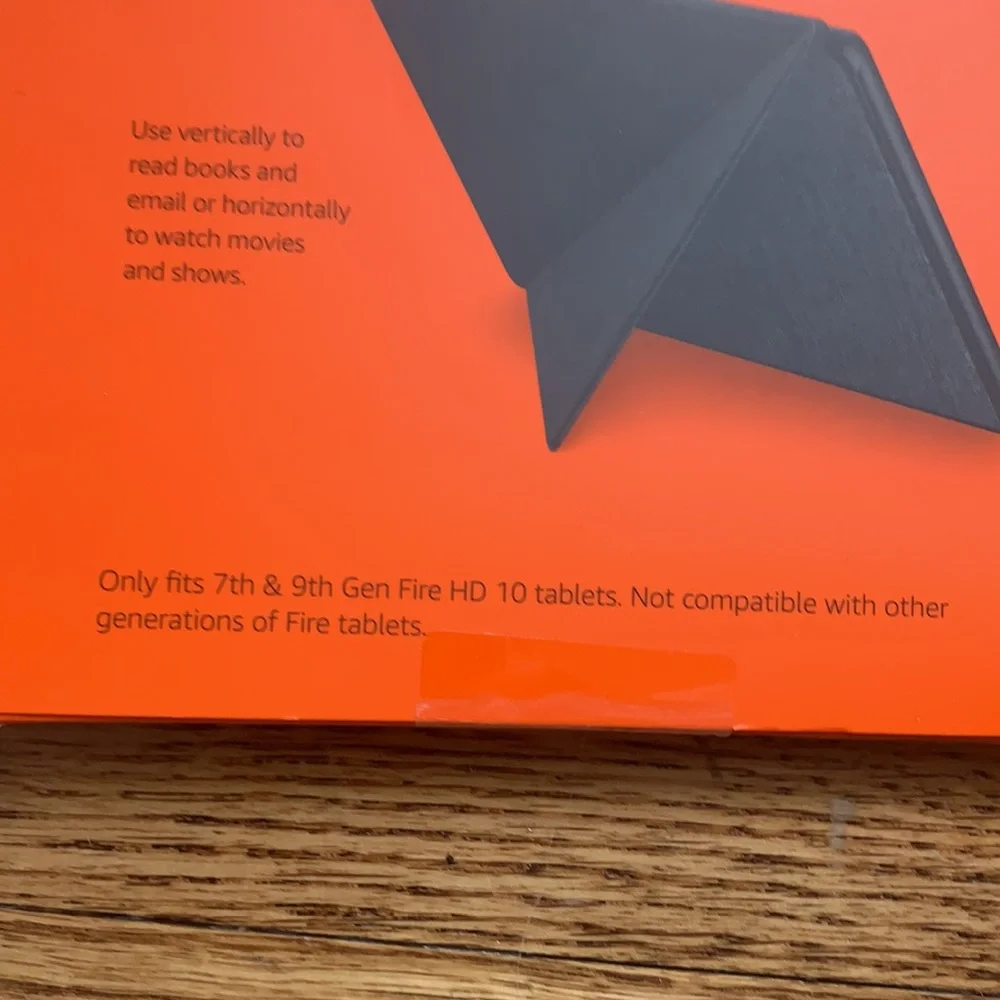 New In Box (NIB) New Amazon Fire HD10 Cover Black